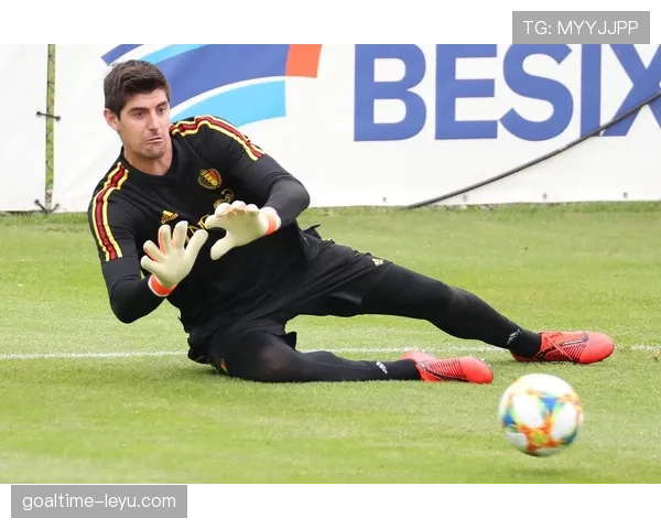 库尔图瓦前十字韧带撕裂，皇马门将或将长期缺阵