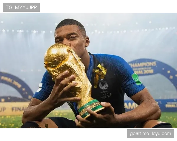 姆巴佩荣膺最佳新秀，未来星途备受瞩目