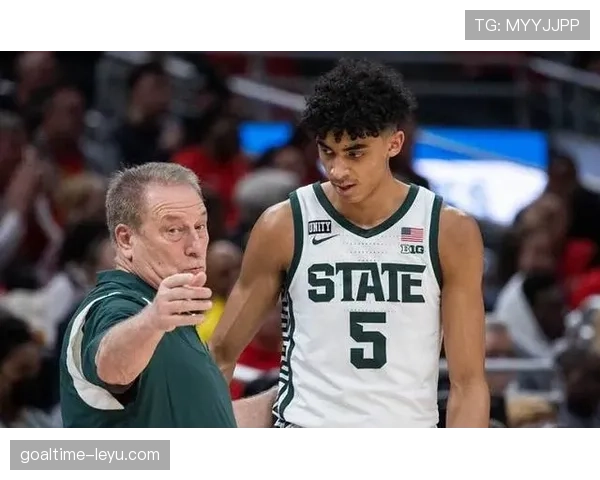 鲁本迪亚斯近期表现稳健,展现出年轻后卫的无限成长空间与潜力